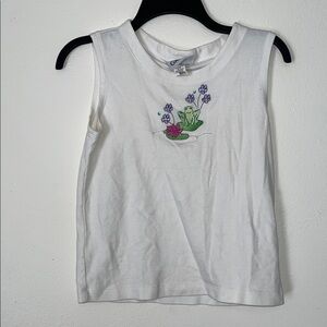 Charming White Tank Top with Frog and Flower Design